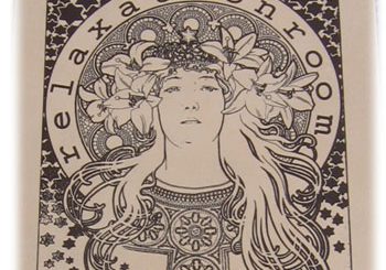 ミュシャのタイル彫刻